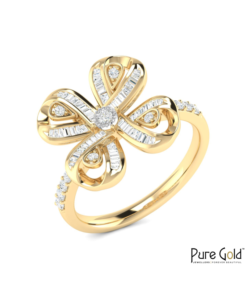 18K Gold Dainty Clover Ring with Diamonds