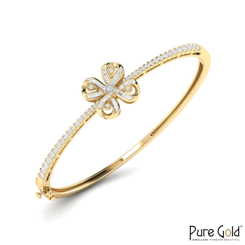 18K Gold Dainty Clover Bracelet with Diamonds