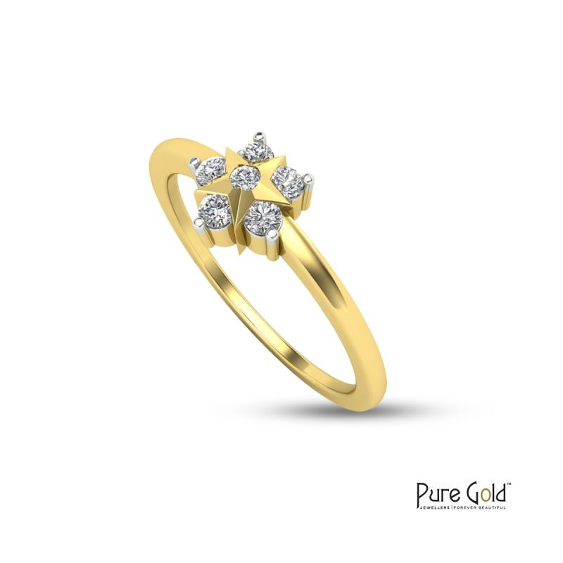 Pure Sparkle Star Ring (0.13 CTS and 18K gold)